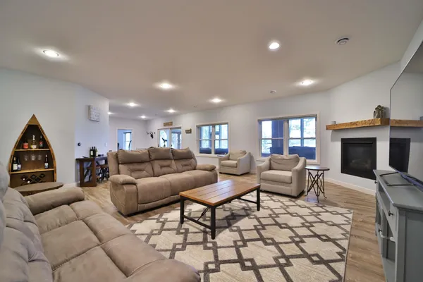 $1,445,000 | 2147 Summit Drive, Cushing, MN 56443