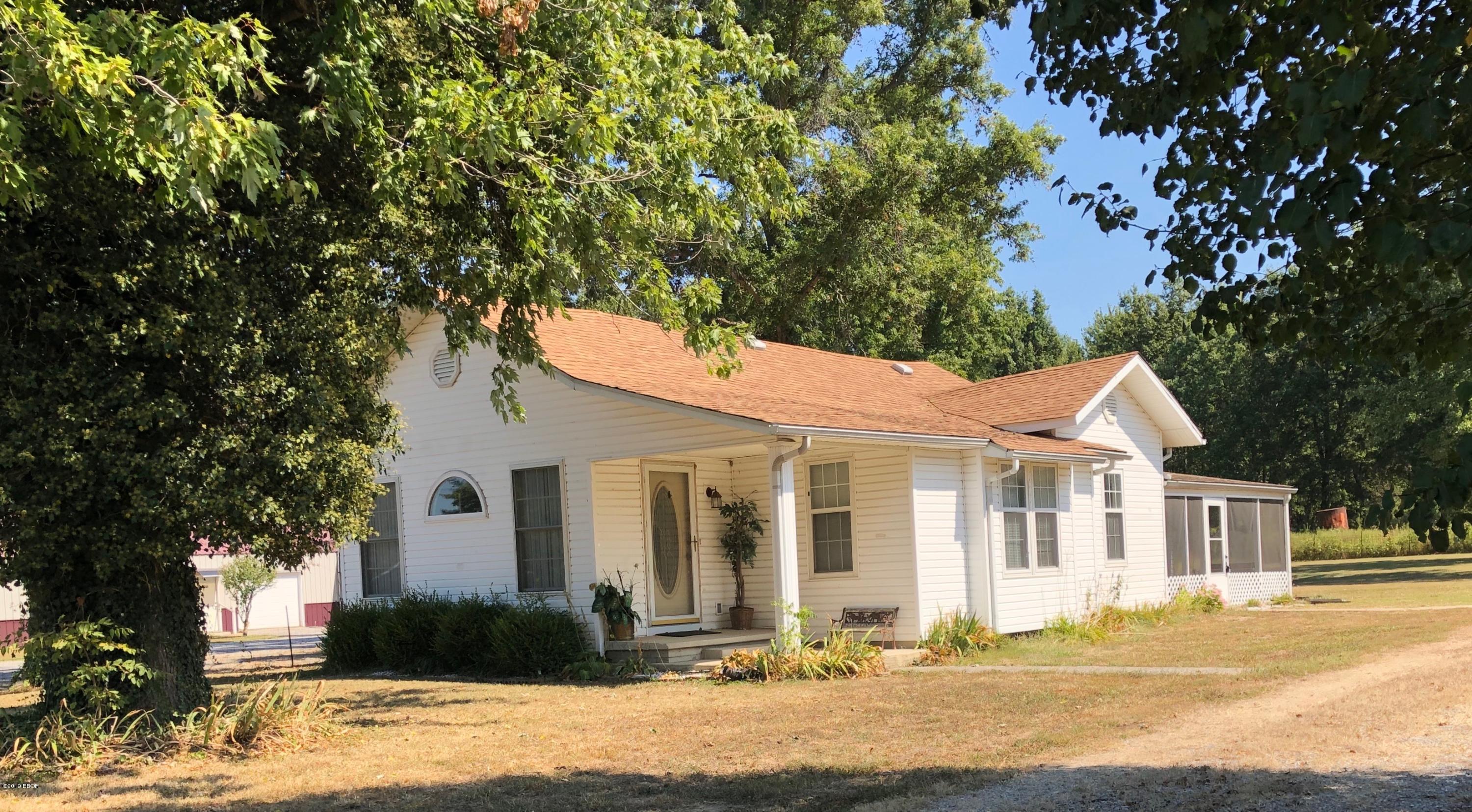 1562 Pershing Road West Frankfort, IL 62896 - Photo 2 of 11 Gallery Image 2
