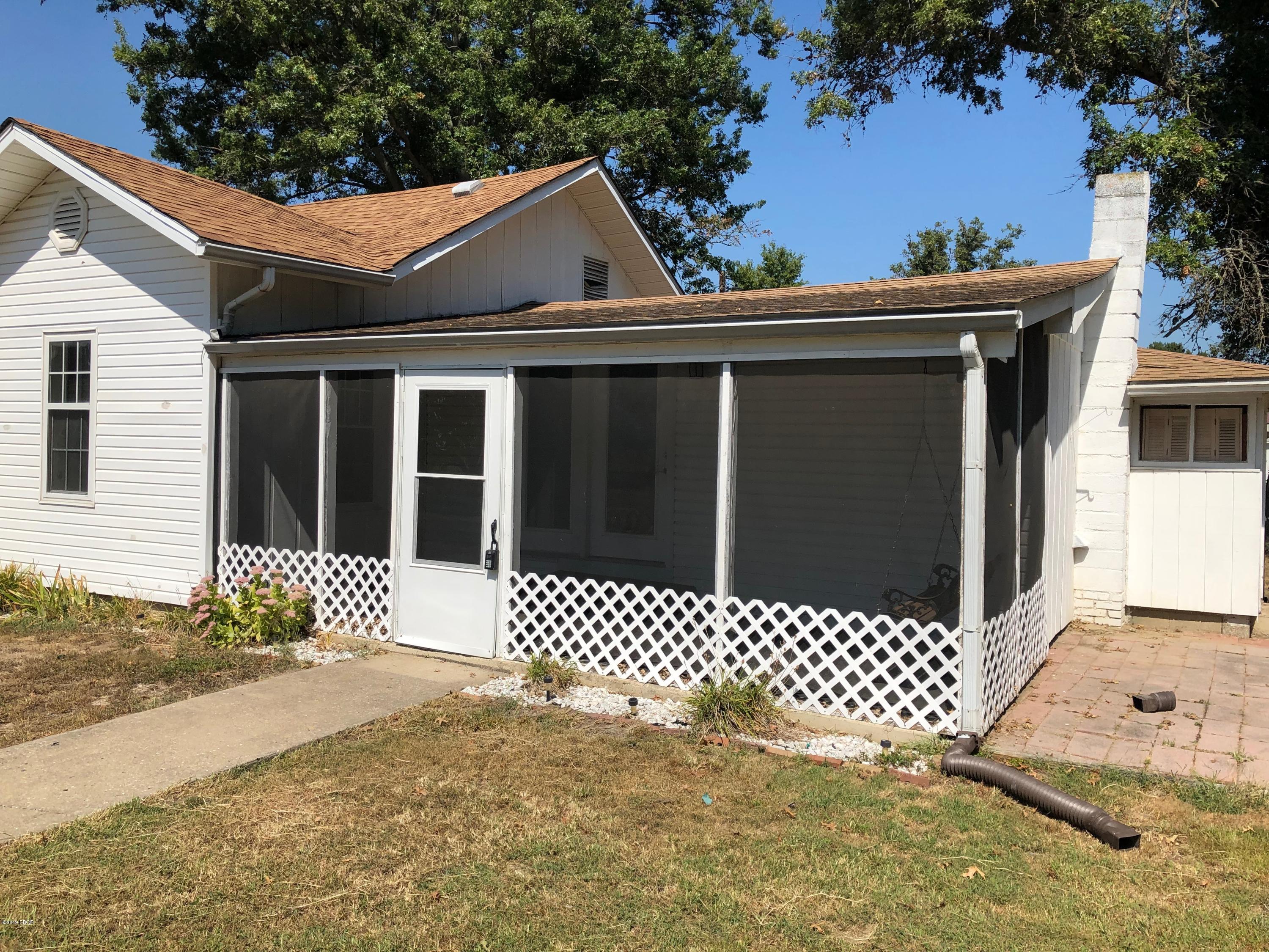1562 Pershing Road West Frankfort, IL 62896 - Photo 3 of 11 Gallery Image 3