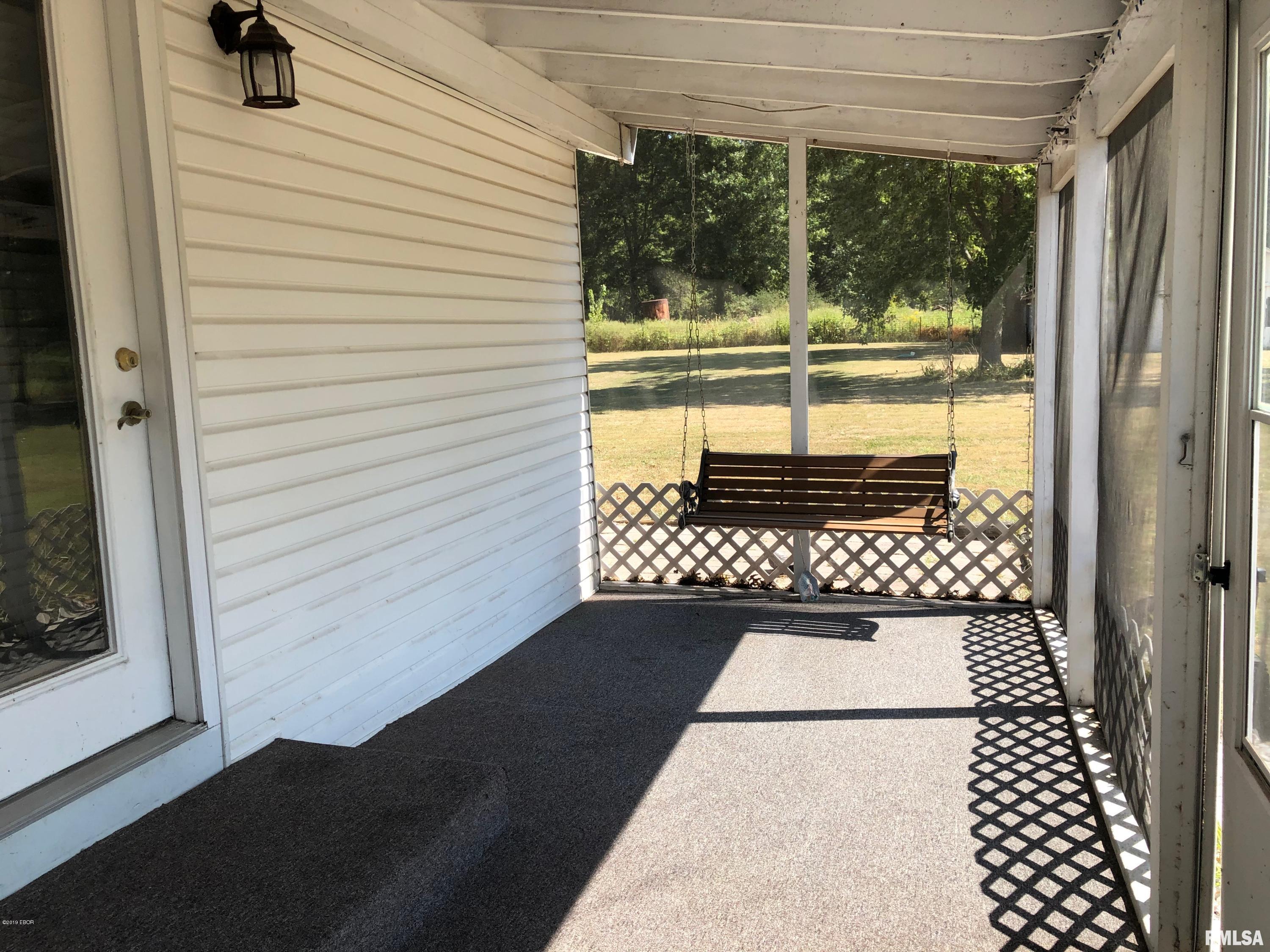 1562 Pershing Road West Frankfort, IL 62896 - Photo 6 of 11 Gallery Image 6