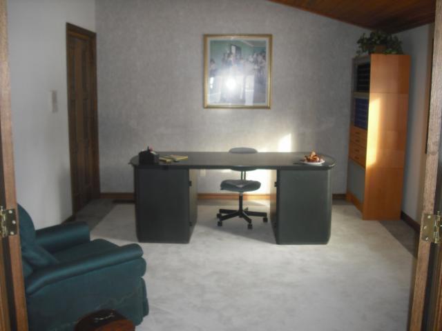 4525 Summit Ridge Road Columbus, OH 43220 - Photo 4 of 18 Gallery Image 4