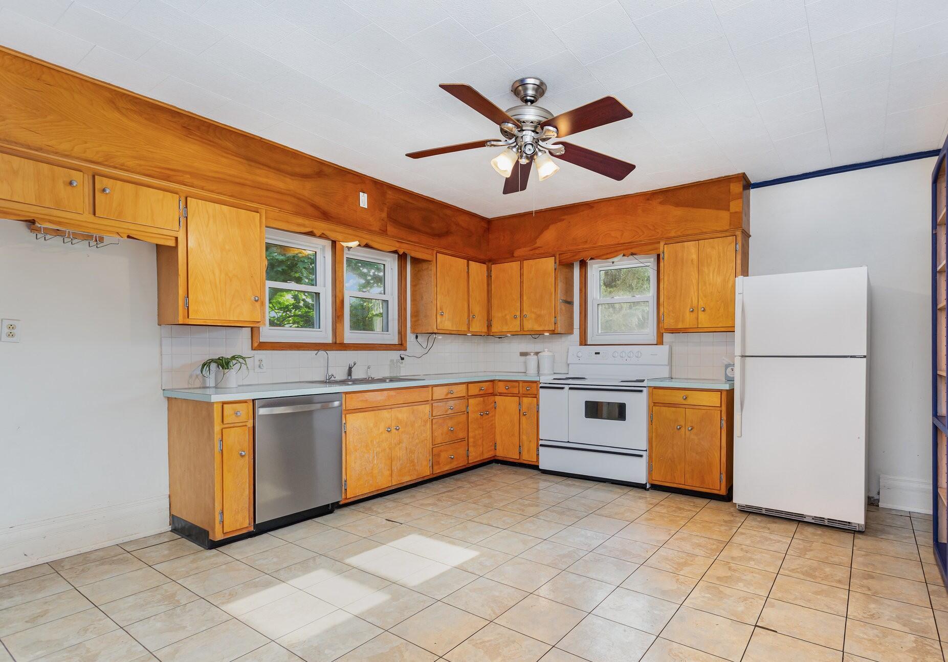 3340 Stringtown Road Northeast Lancaster, OH 43130 - Photo 16 of 27 Kitchen