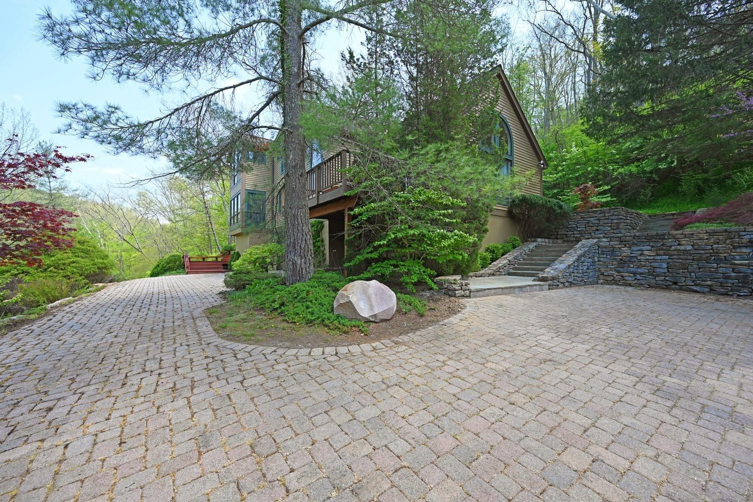 460 8 Mile Road Cincinnati, OH 45255 - Photo 4 of 50