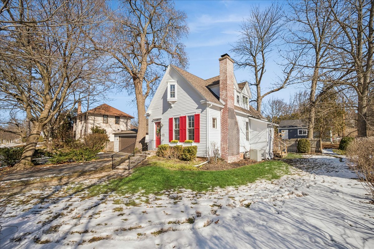 679 Bluff Street Glencoe, IL 60022 - Photo 4 of 33