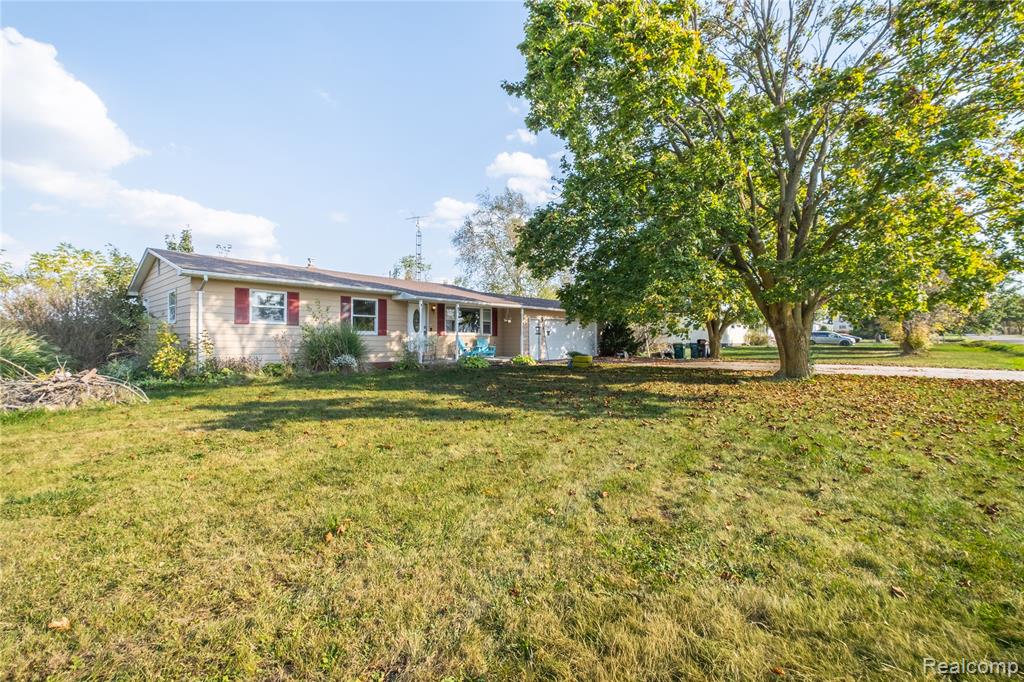 9187 South Nichols Road Gaines, MI 48436 - Photo 3 of 18 Gallery Image 3