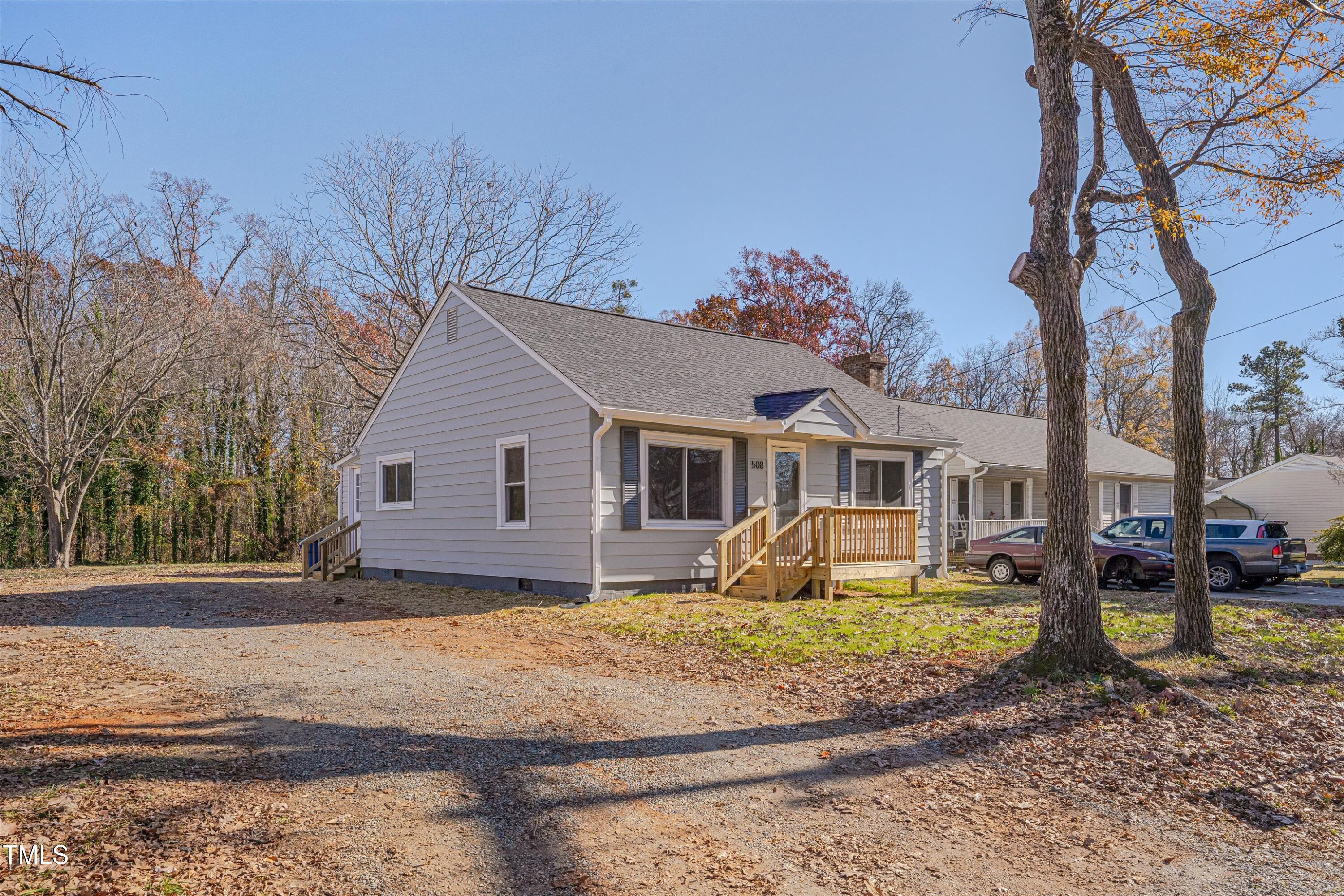 508 Carter Road Graham, NC 27253 - Photo 3 of 22 Large backyard and expansive driveway