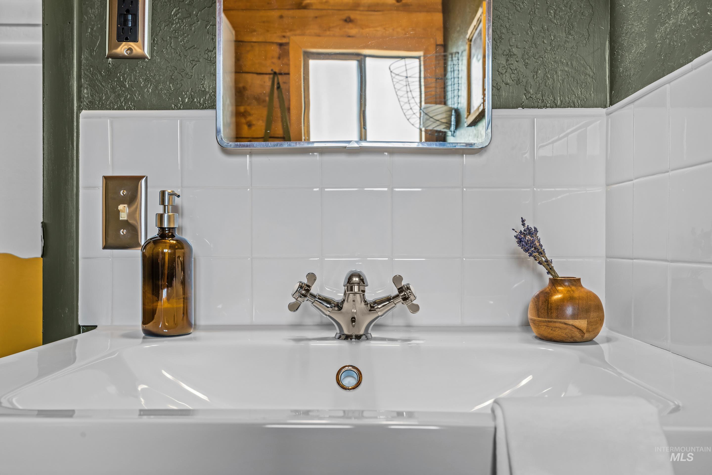 73 Rainbow Ridge Road Garden Valley, ID 83622 - Photo 44 of 49 Integrated vanity sink with chrome-finish faucet