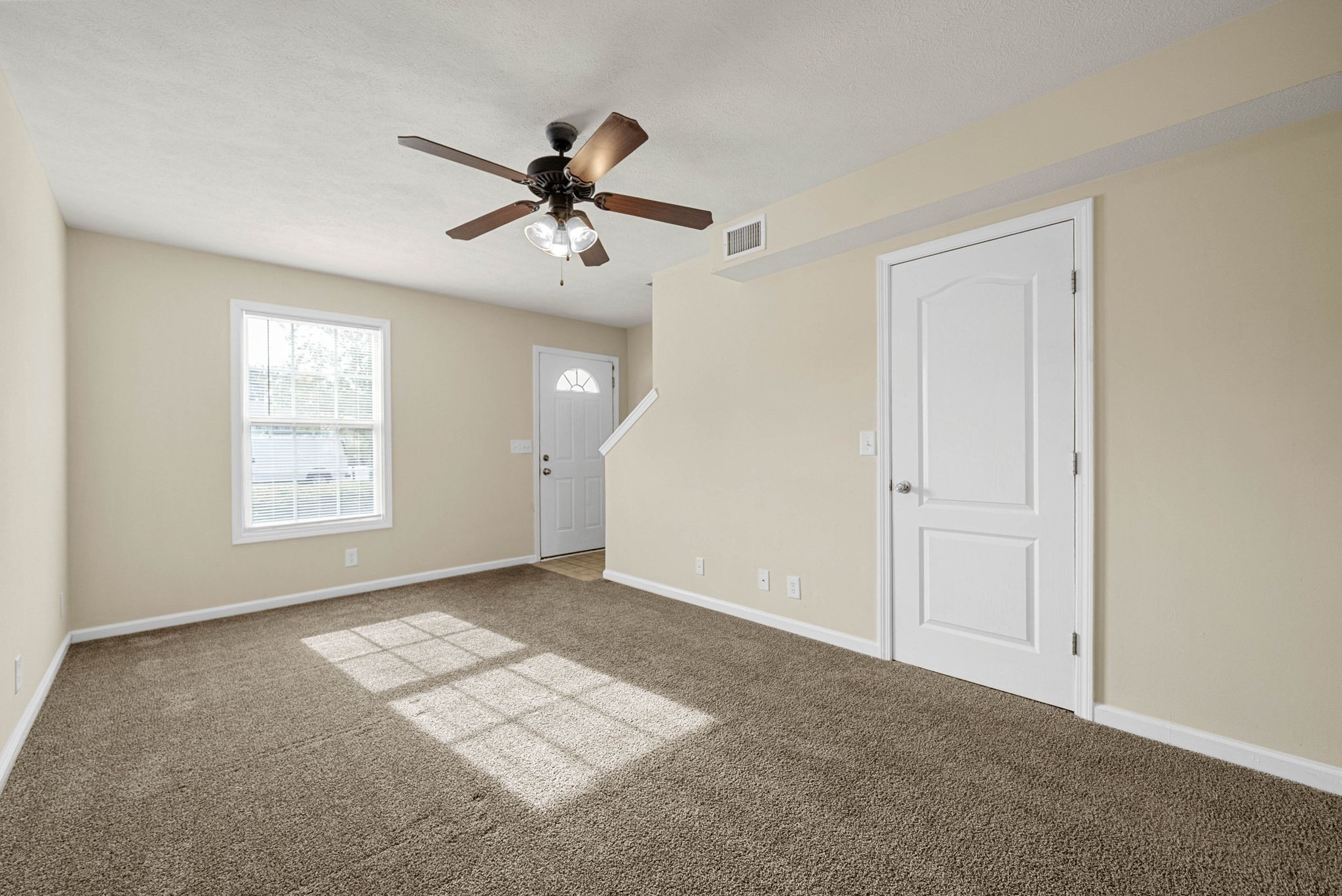 2331 Raleigh Court, Unit 4 Clarksville, TN 37043 - Photo 3 of 16