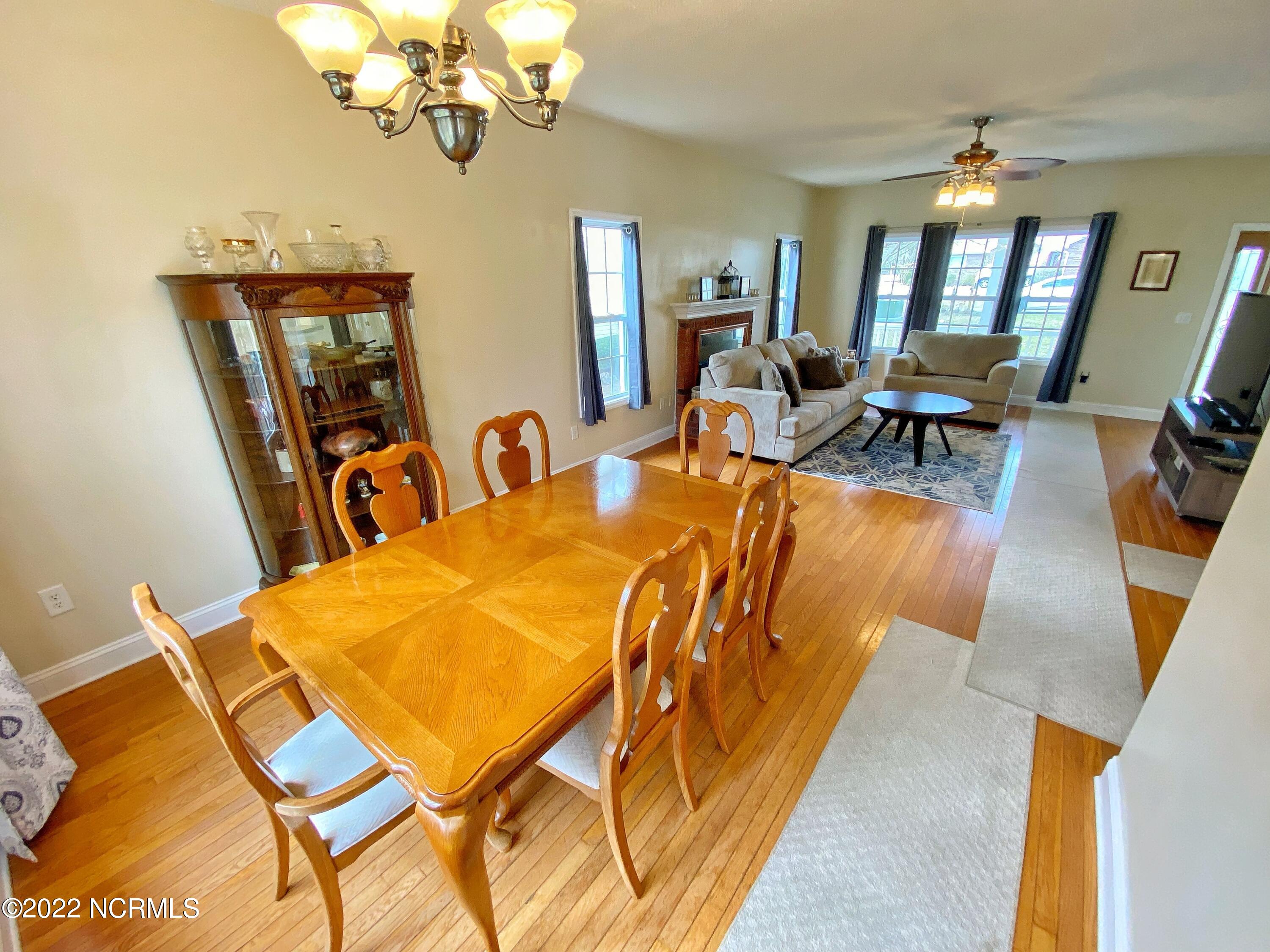623 Riva Ridge Road Sneads Ferry, NC 28460 - Photo 17 of 47 Diningrm