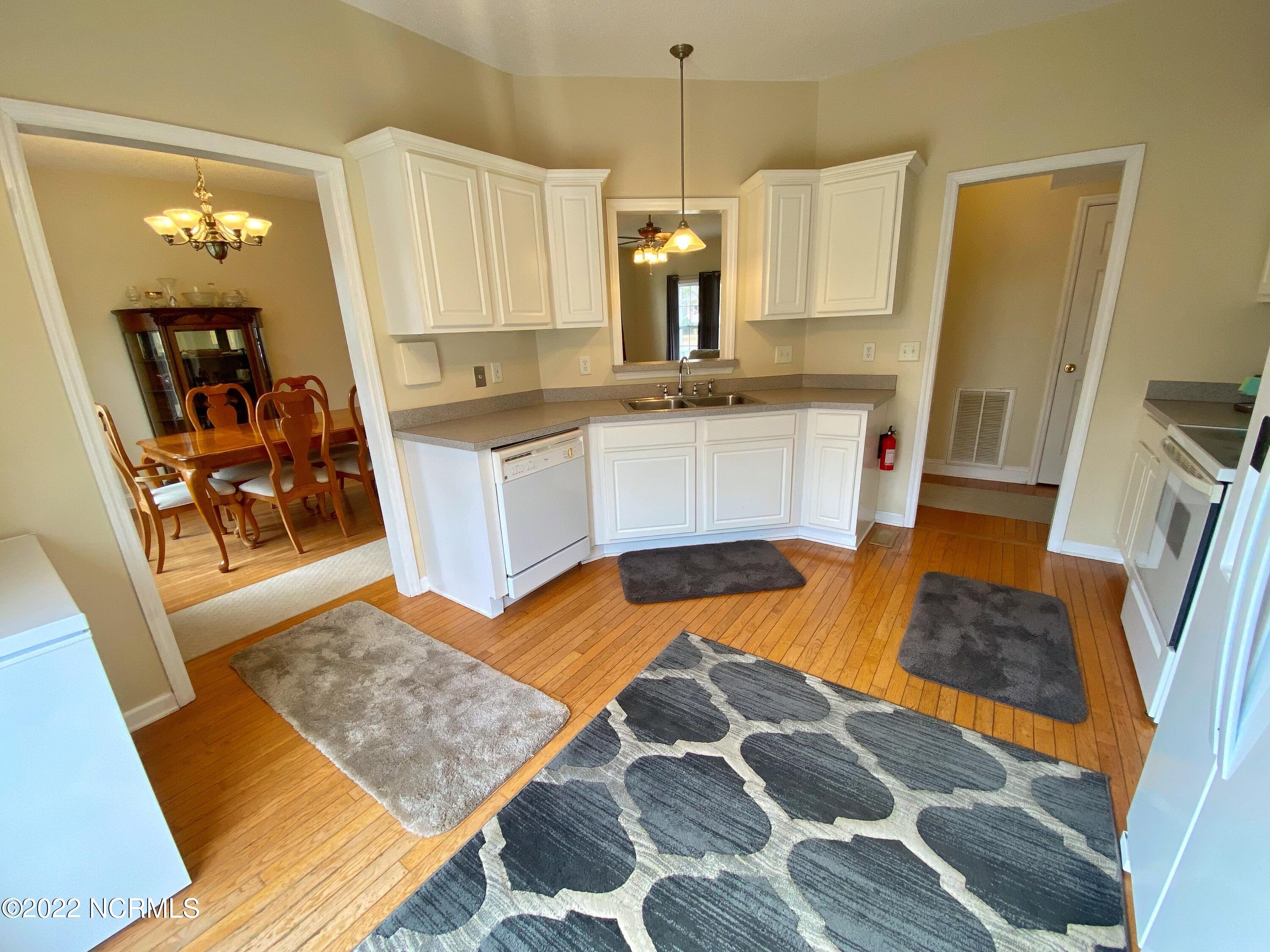 623 Riva Ridge Road Sneads Ferry, NC 28460 - Photo 21 of 47 Kitchen(2)