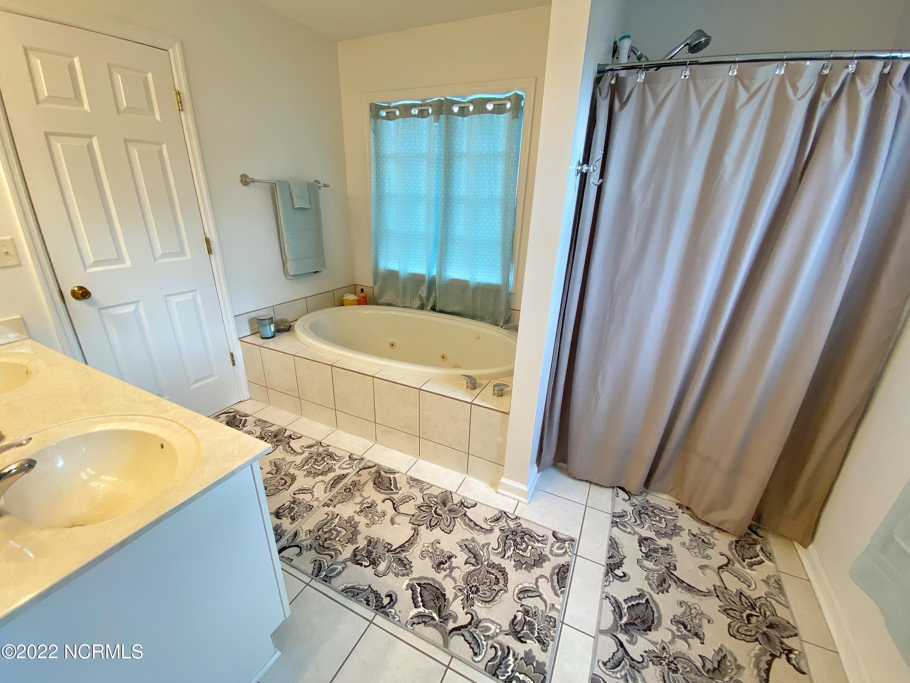 623 Riva Ridge Road Sneads Ferry, NC 28460 - Photo 35 of 47 Mstrbath(1)