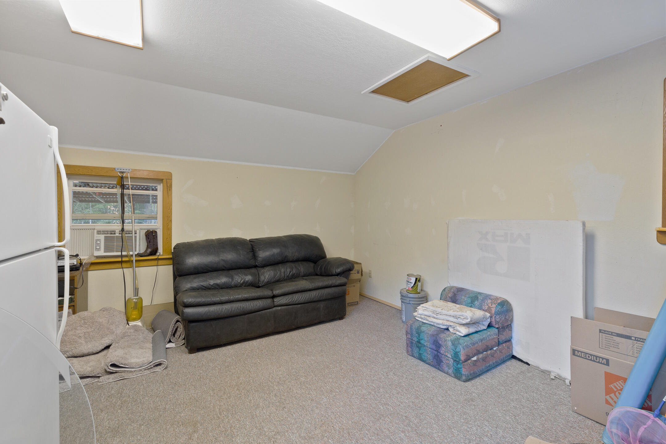 8225 North Applegate Road Grants Pass, OR 97527 - Photo 23 of 57 0R1A8520