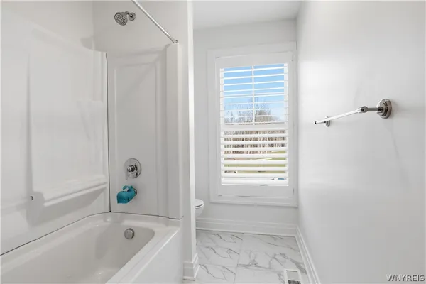 $1,299,900 | 14 Blue Heron Dr Orchard Park, Orchard Park, NY 14127