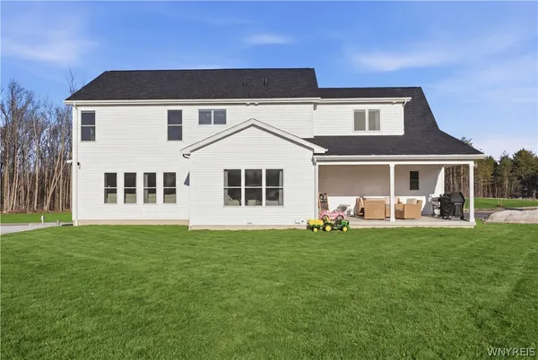 $1,299,900 | 14 Blue Heron Dr Orchard Park, Orchard Park, NY 14127