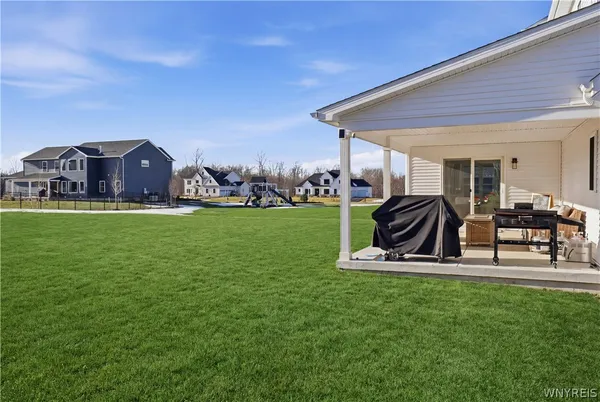 $1,299,900 | 14 Blue Heron Dr Orchard Park, Orchard Park, NY 14127