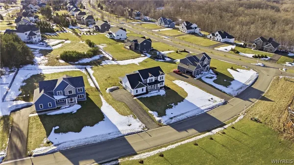 $1,299,900 | 14 Blue Heron Dr Orchard Park, Orchard Park, NY 14127