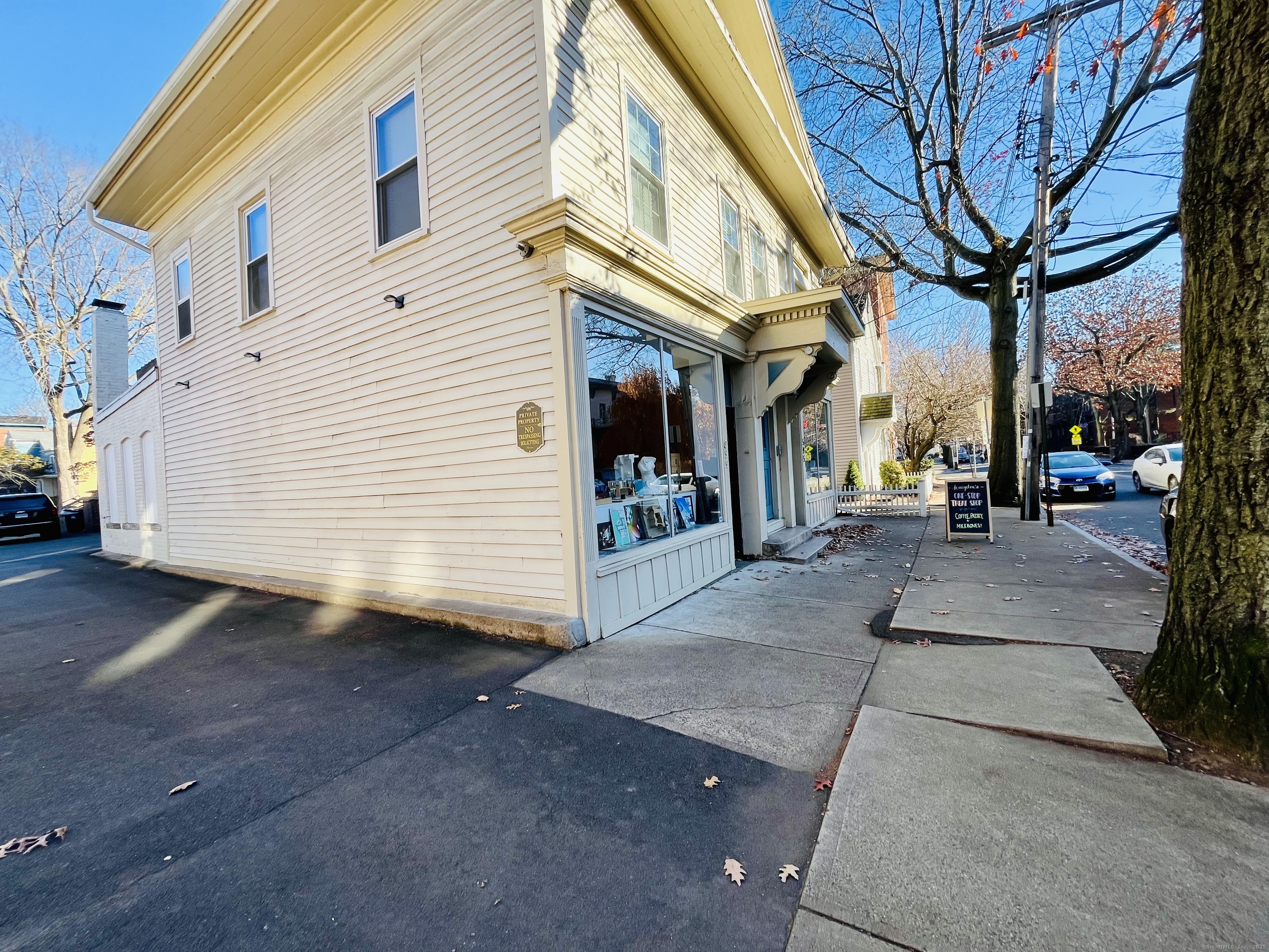 597 Chapel Street, Unit 2FR New Haven, CT 06511 - Photo 14 of 15 a view of a building with a street