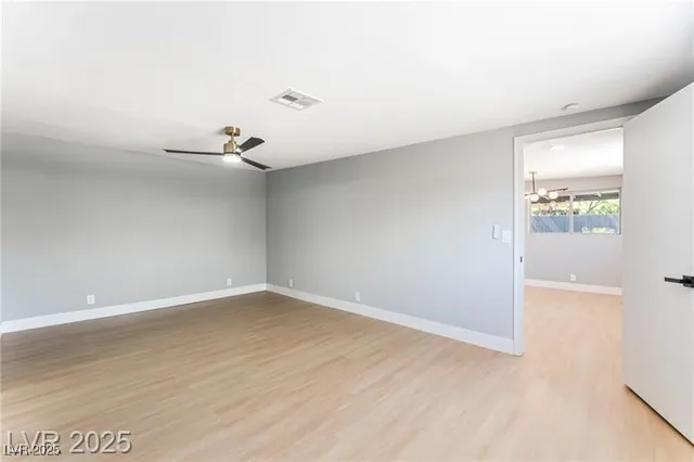 $2,000 | 915 Melrose Drive, Las Vegas, NV 89101