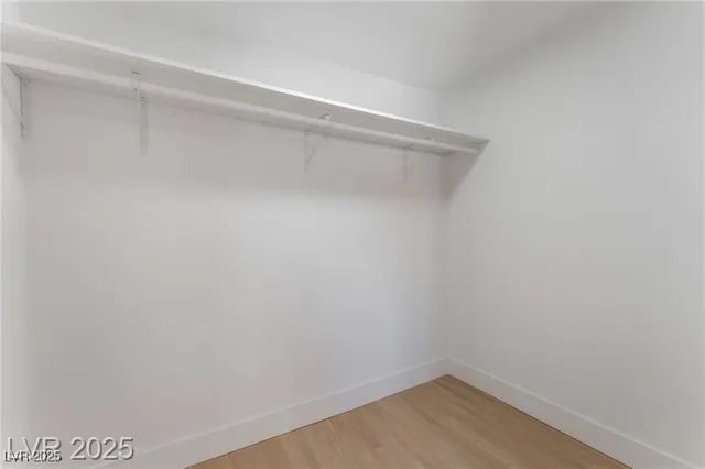 $2,000 | 915 Melrose Drive, Las Vegas, NV 89101