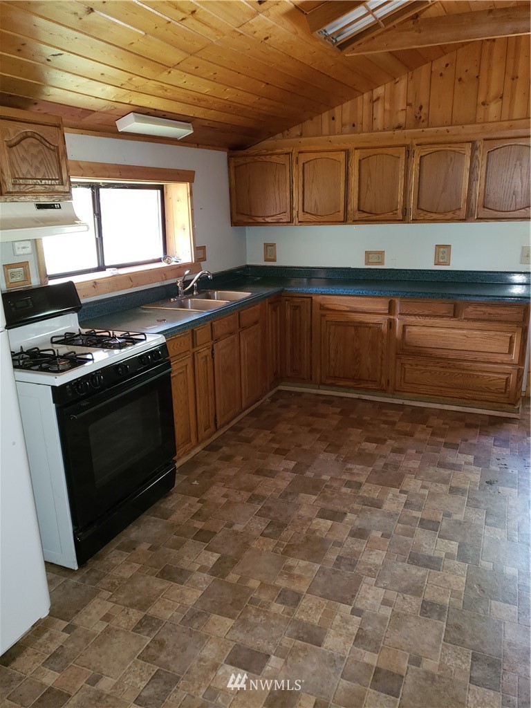 2322 Aladdin Road Colville, WA 99114 - Photo 9 of 15 Gallery Image 9