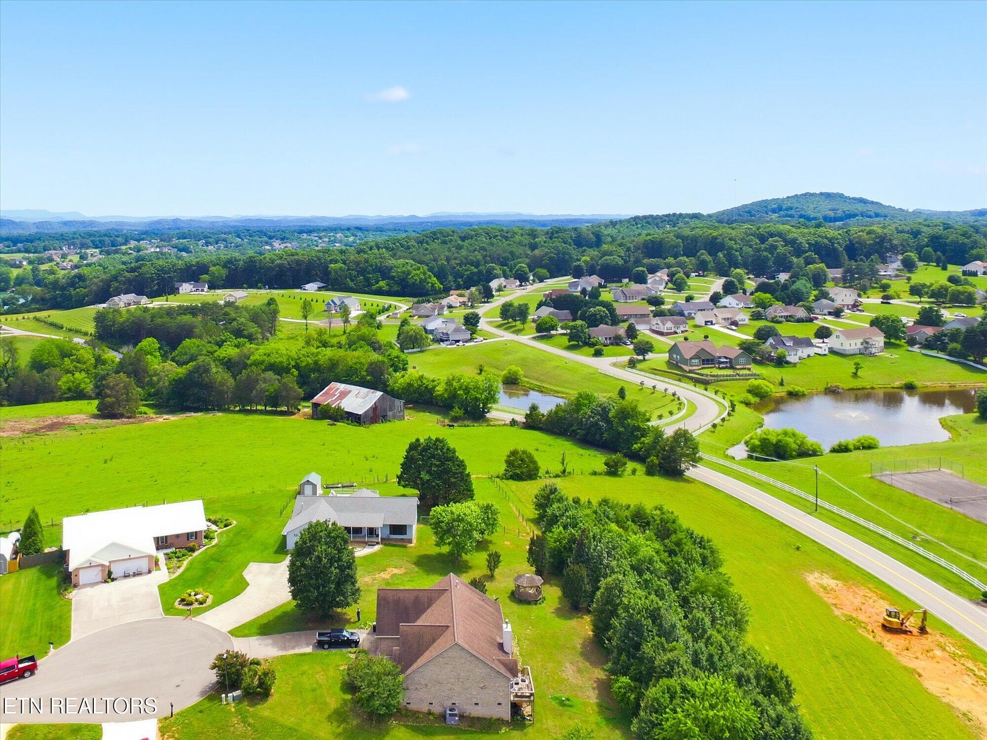 217 South Rolling Ridge Lane South Vonore, TN 37885 - Photo 28 of 35 28-217-Rolling-Ridge-LN-S-28