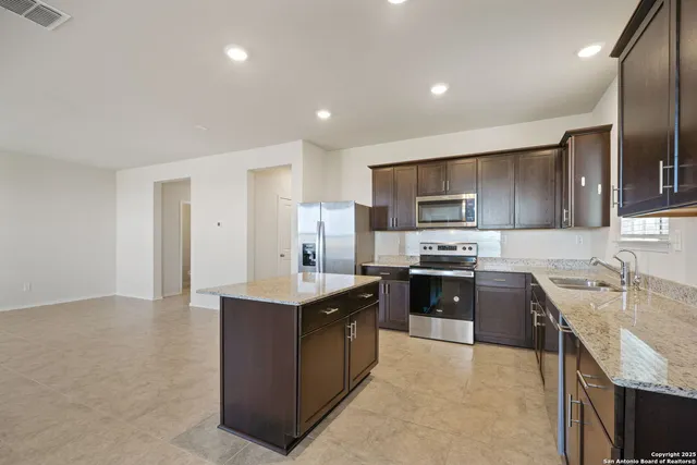 $1,795 | 7327 Tradinghouse Lane, San Antonio, TX 78252