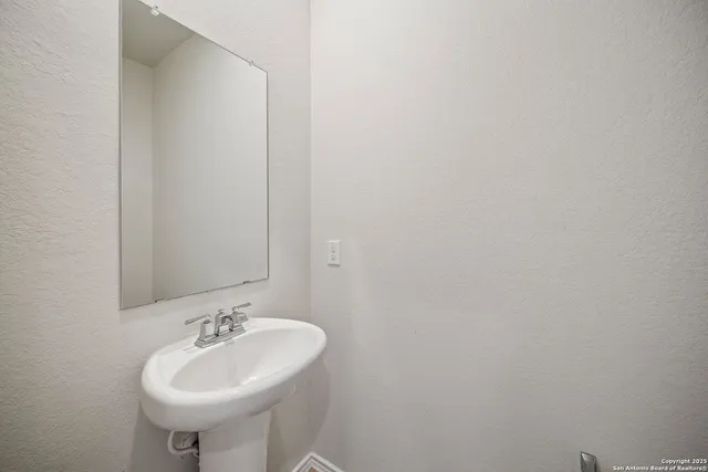 $1,795 | 7327 Tradinghouse Lane, San Antonio, TX 78252