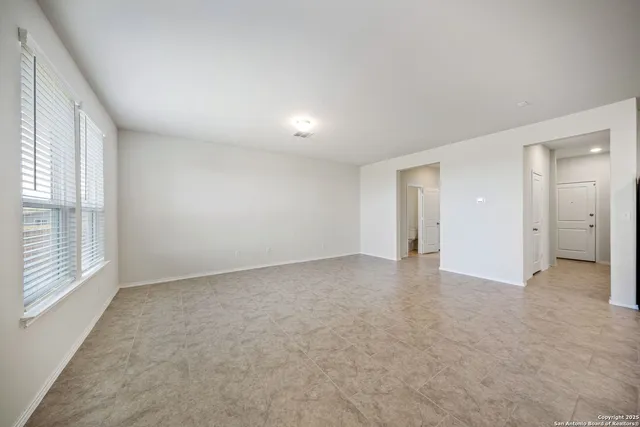 $1,795 | 7327 Tradinghouse Lane, San Antonio, TX 78252