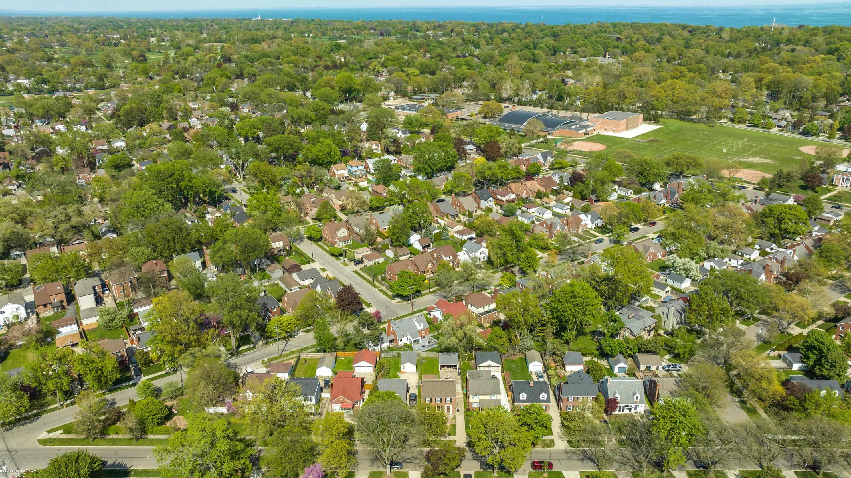460 Moran Road Grosse Pointe, MI 48236 - Photo 46 of 48 50108403-45.JPG