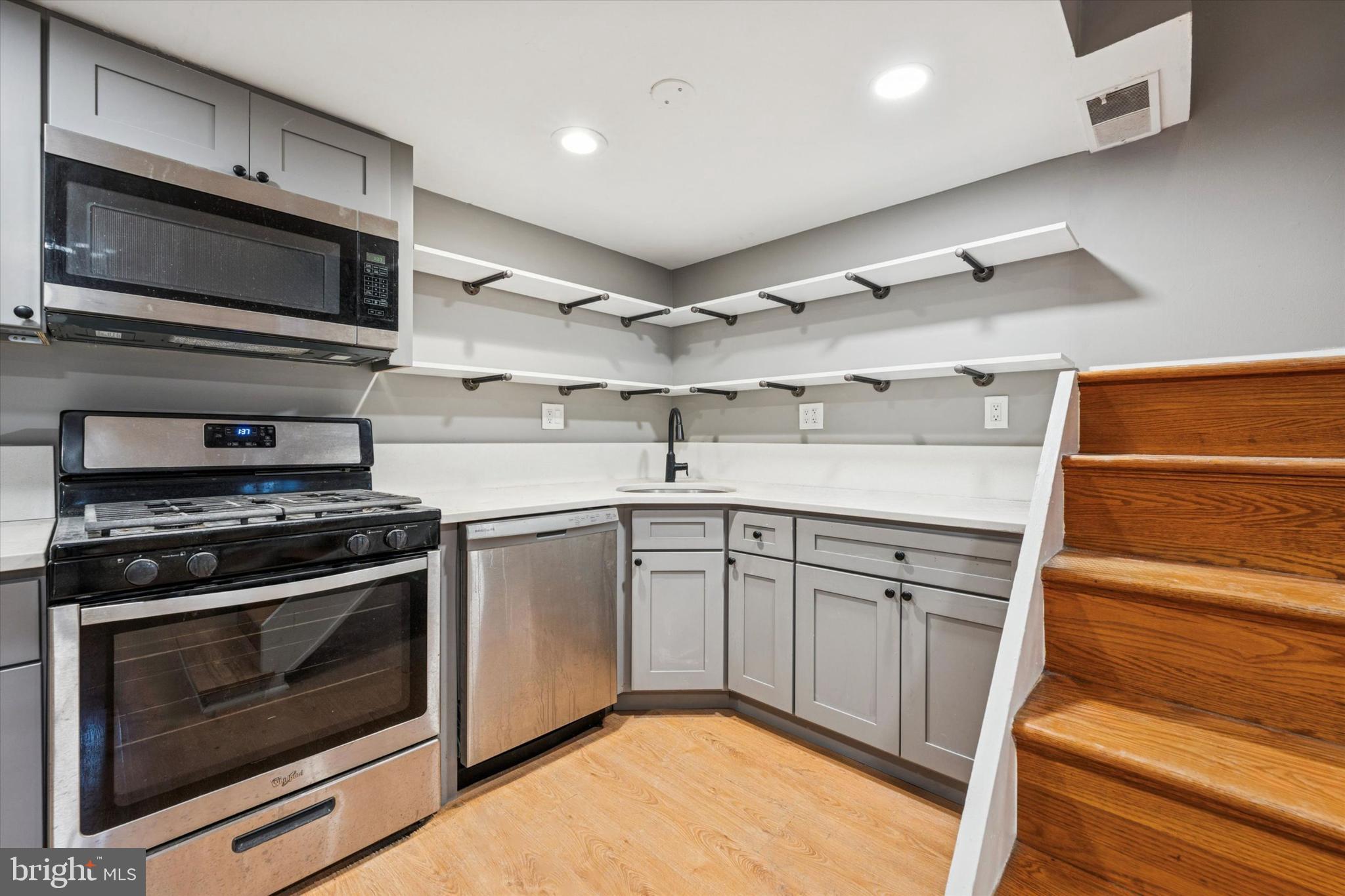 2034 Mt Vernon Street, Unit 1F Philadelphia, PA 19130 - Photo 6 of 9