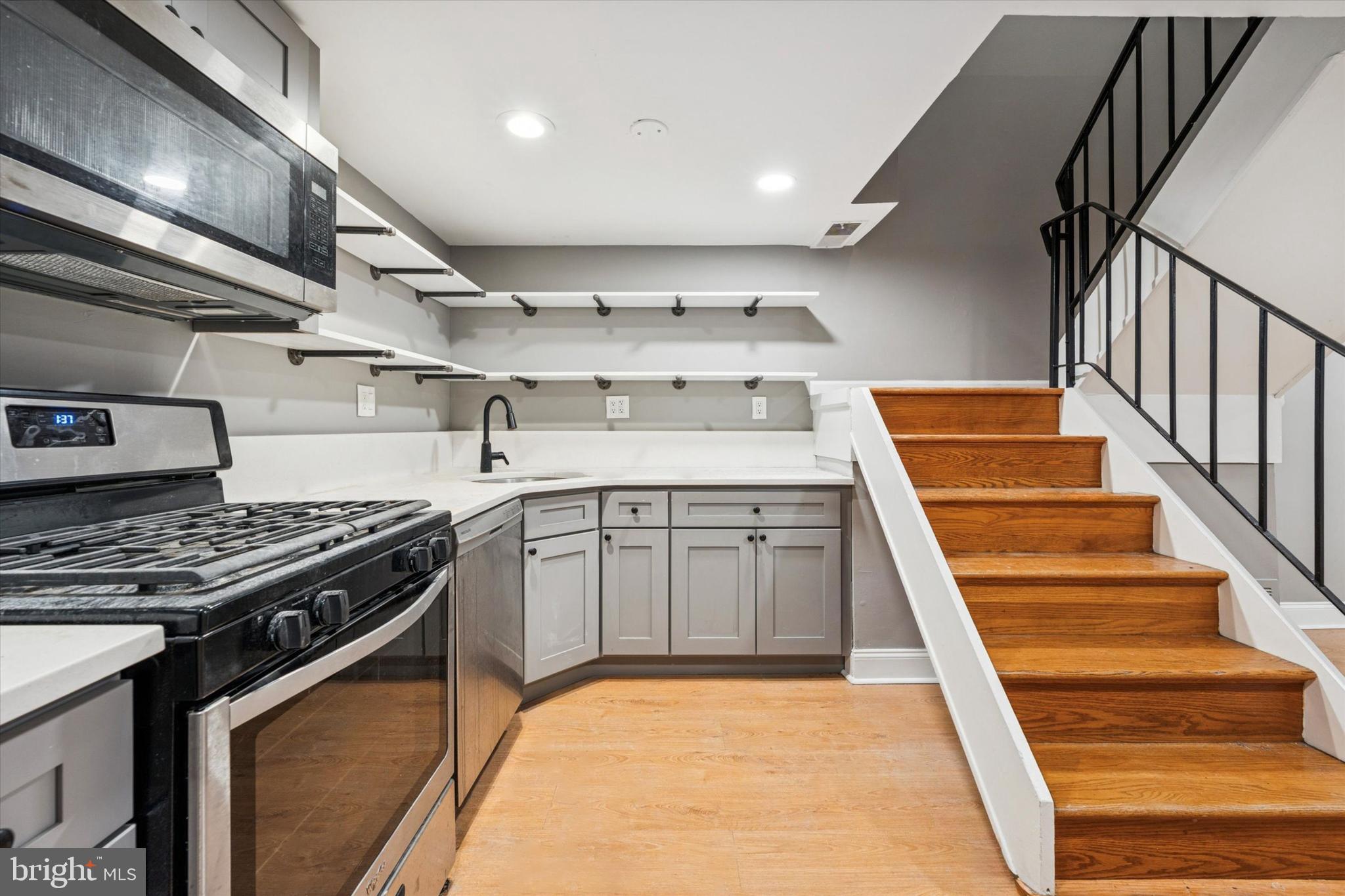 2034 Mt Vernon Street, Unit 1F Philadelphia, PA 19130 - Photo 7 of 9