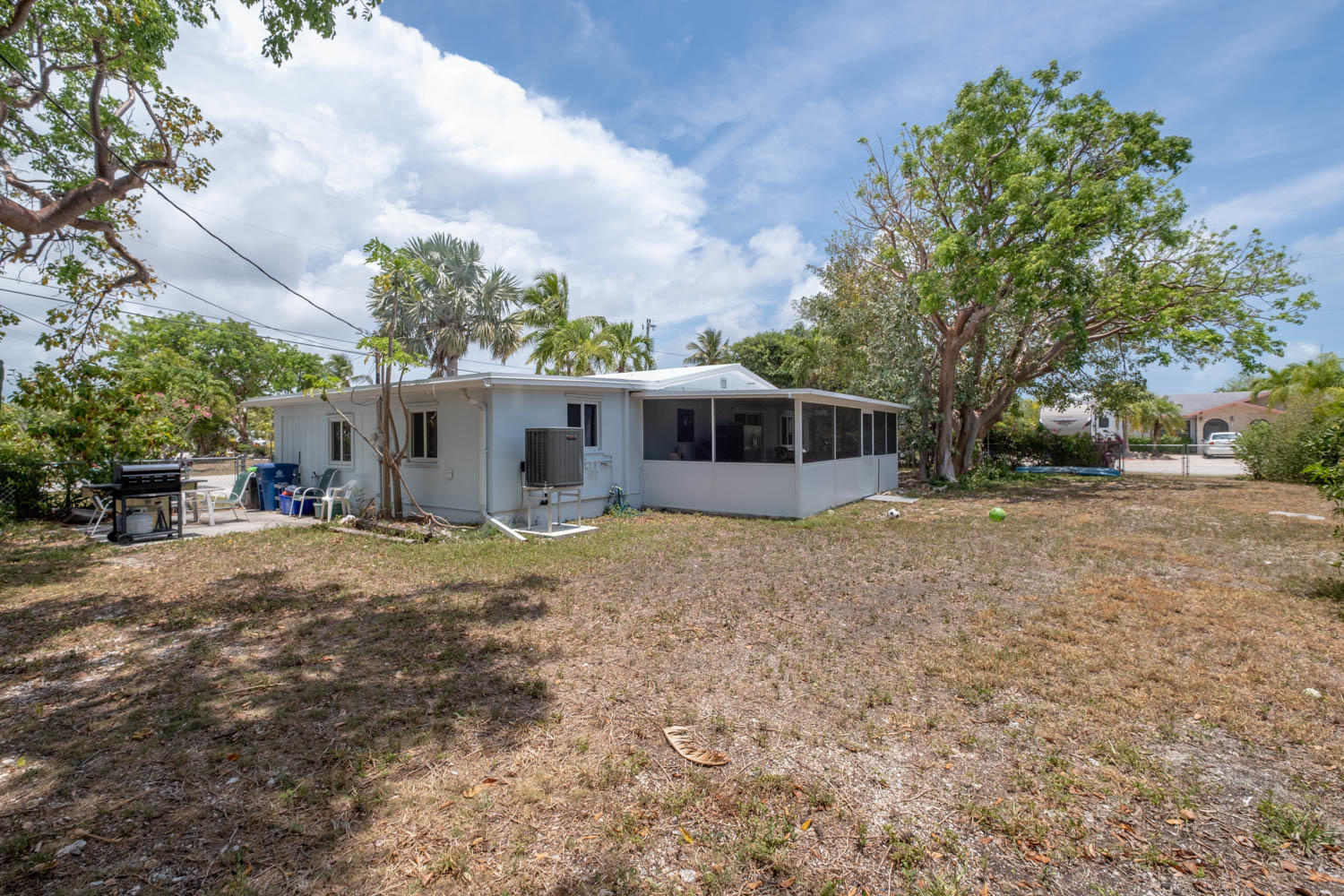 321 2nd Terrace Key Largo, FL 33037 - Photo 26 of 45 Large Fenced in Yard