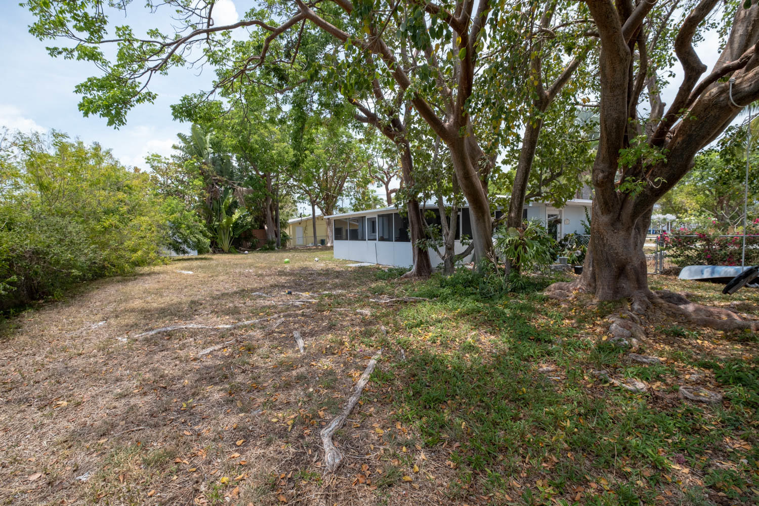 321 2nd Terrace Key Largo, FL 33037 - Photo 29 of 45 Large Fenced in Yard