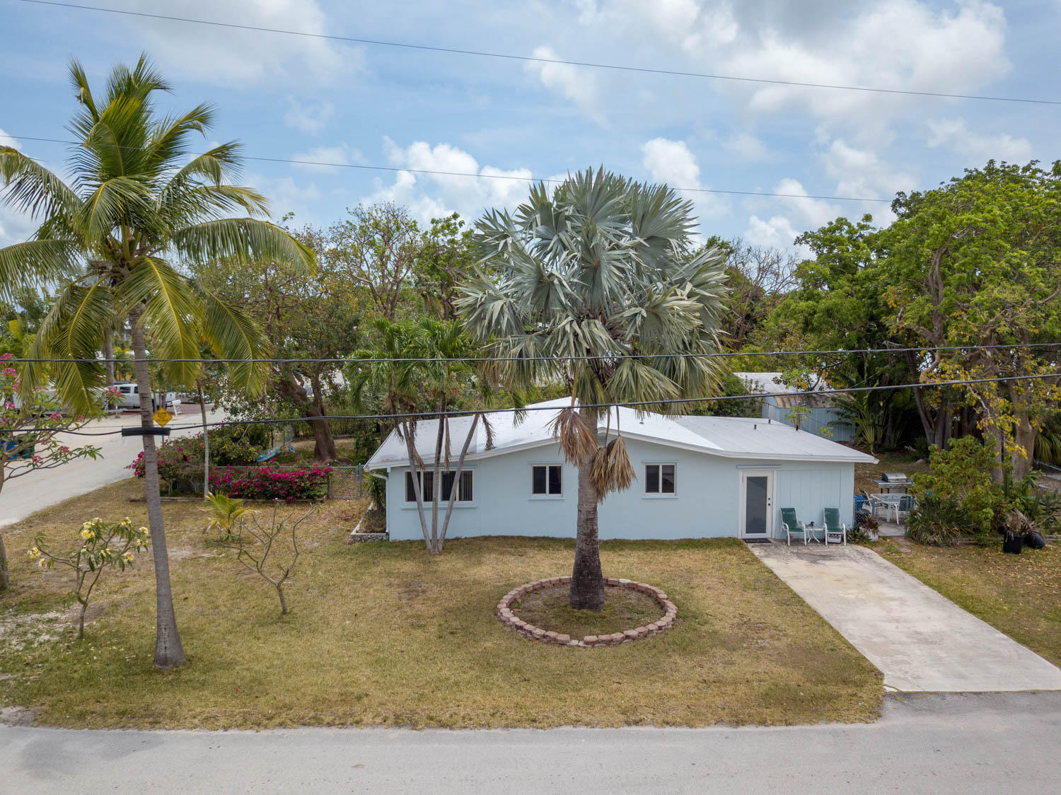 321 2nd Terrace Key Largo, FL 33037 - Photo 4 of 45 Entrance on Ave. B