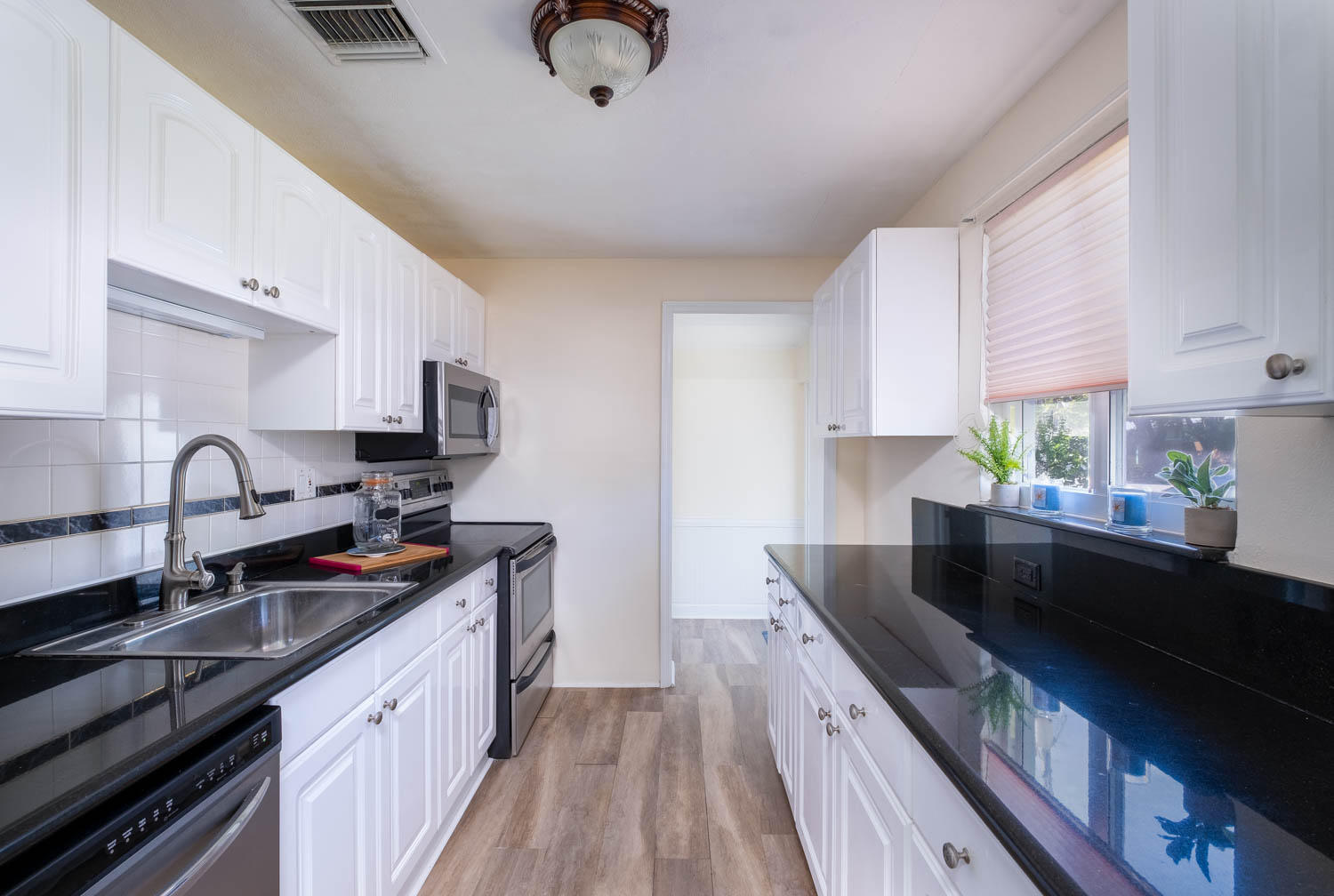 321 2nd Terrace Key Largo, FL 33037 - Photo 6 of 45 Kitchen view 2