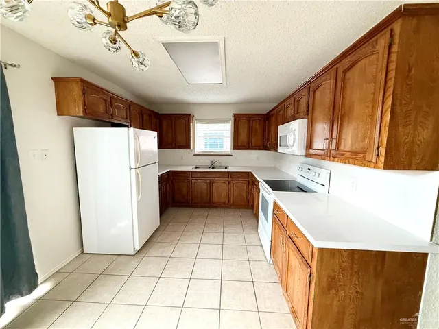 $1,050 | 7113 North 8th Street, Unit C, McAllen, TX 78504