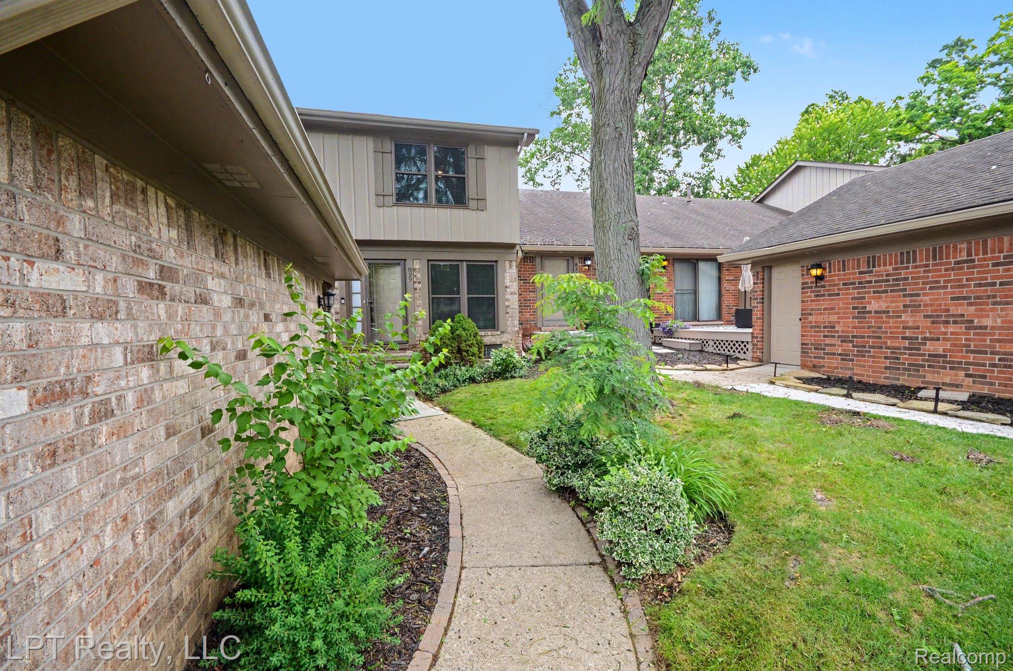 829 Langdon Court Rochester, MI 48307 - Photo 1 of 31 003_file_8949.jpg