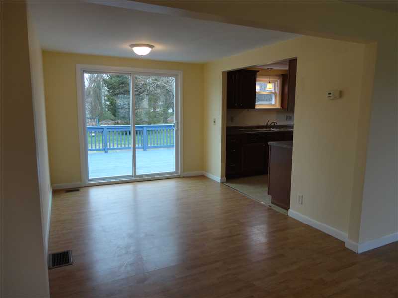 63 Wharf Road Warwick, RI 02889 - Photo 6 of 12 Dining Area.