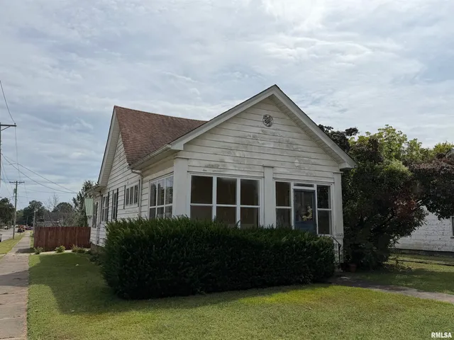 $135,000 | 1020 Girard Street, Metropolis, IL 62960