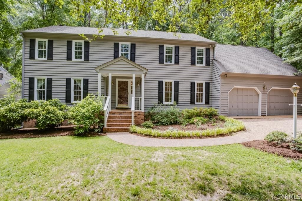 Classic Colonial is walking distance to Brandermil