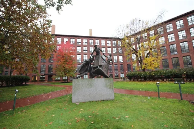 $1,750 | 200 Market Street, Unit 17A, Lowell, MA 01852