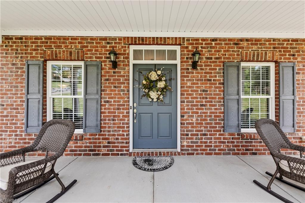 7400 Craigberry Court Rural Hall, NC 27045 - Photo 4 of 44 Gallery Image 4
