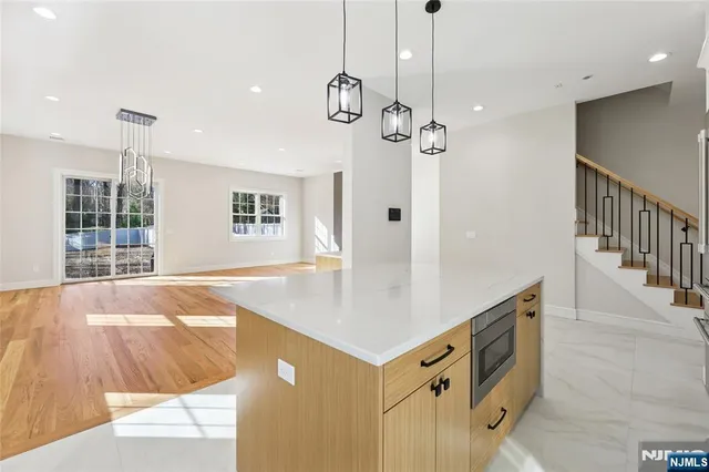 a very nice looking room with windows