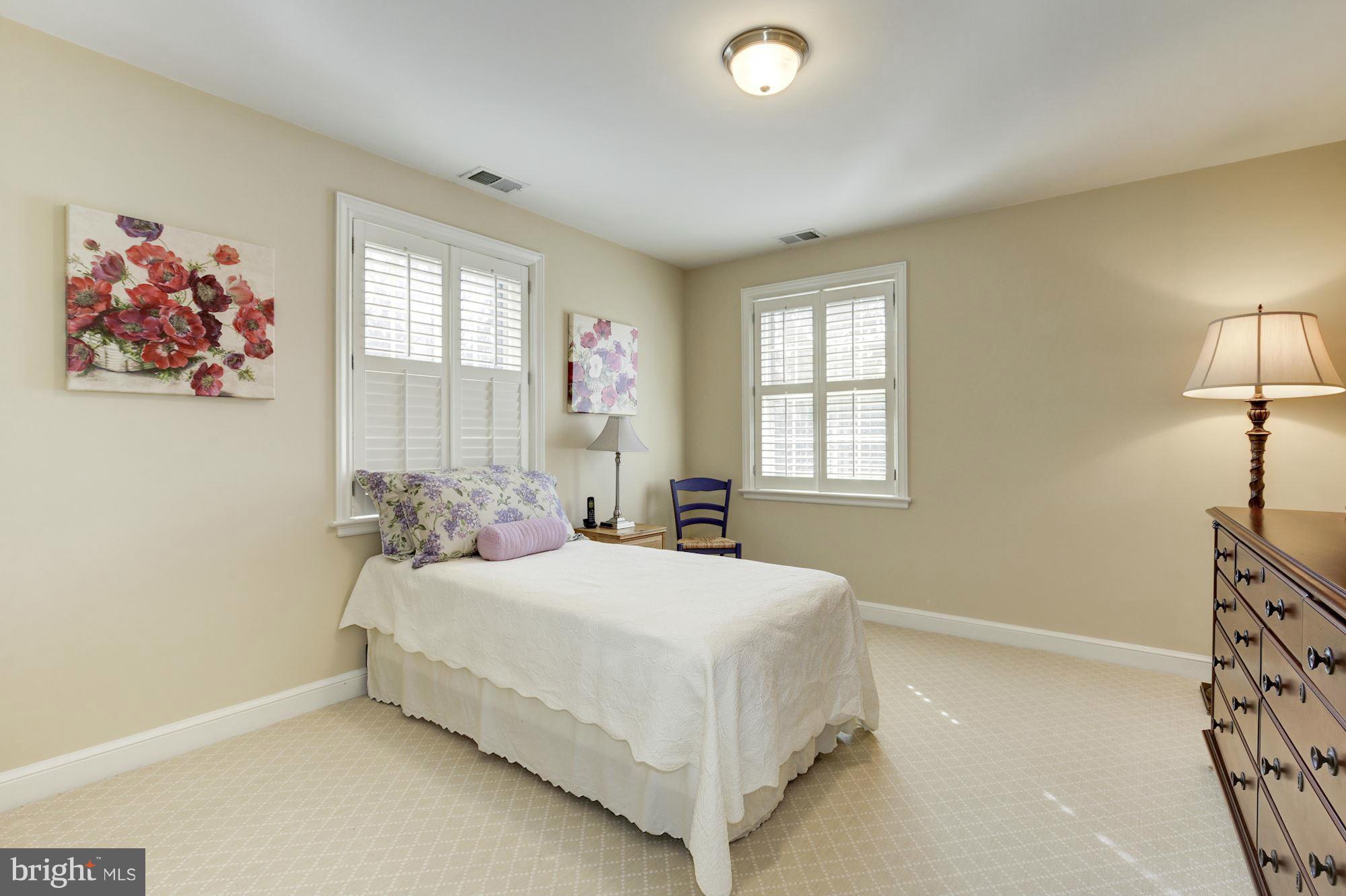 3812 Fordham Road Northwest Washington, DC 20016 - Photo 11 of 16 Interior (General)