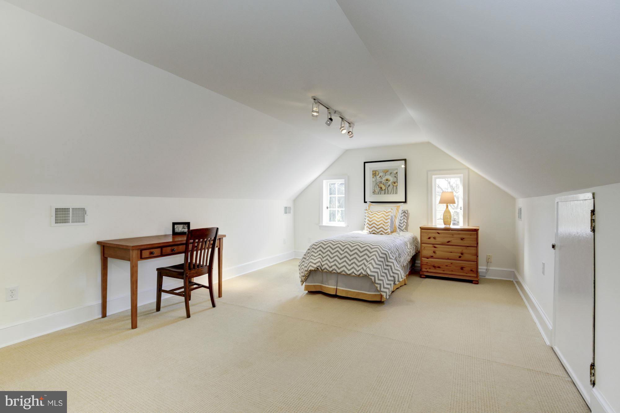 3812 Fordham Road Northwest Washington, DC 20016 - Photo 12 of 16 Interior (General)