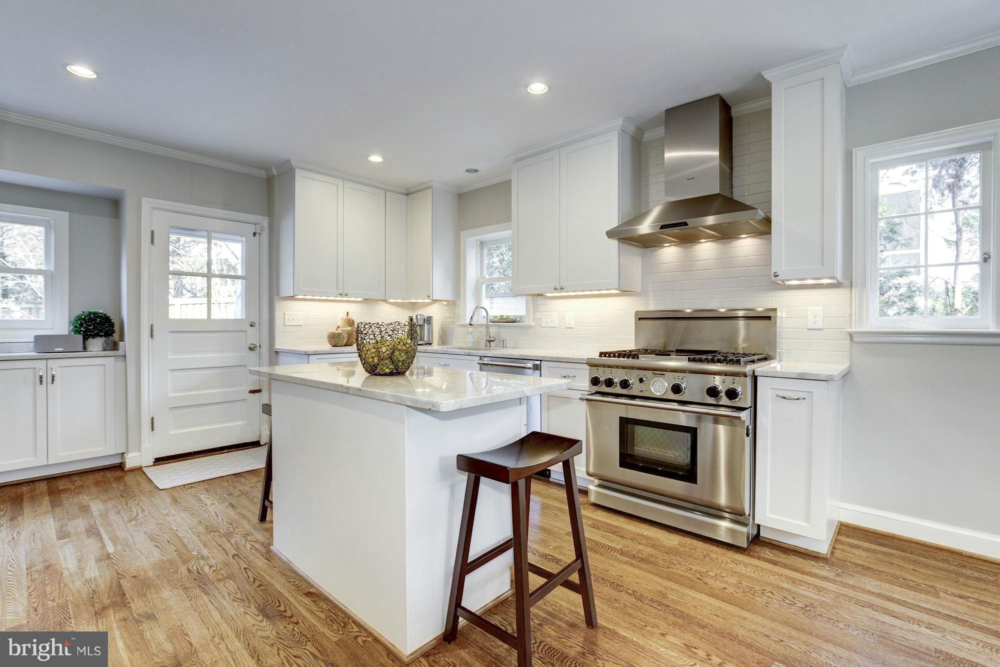 3812 Fordham Road Northwest Washington, DC 20016 - Photo 4 of 16 Interior (General)