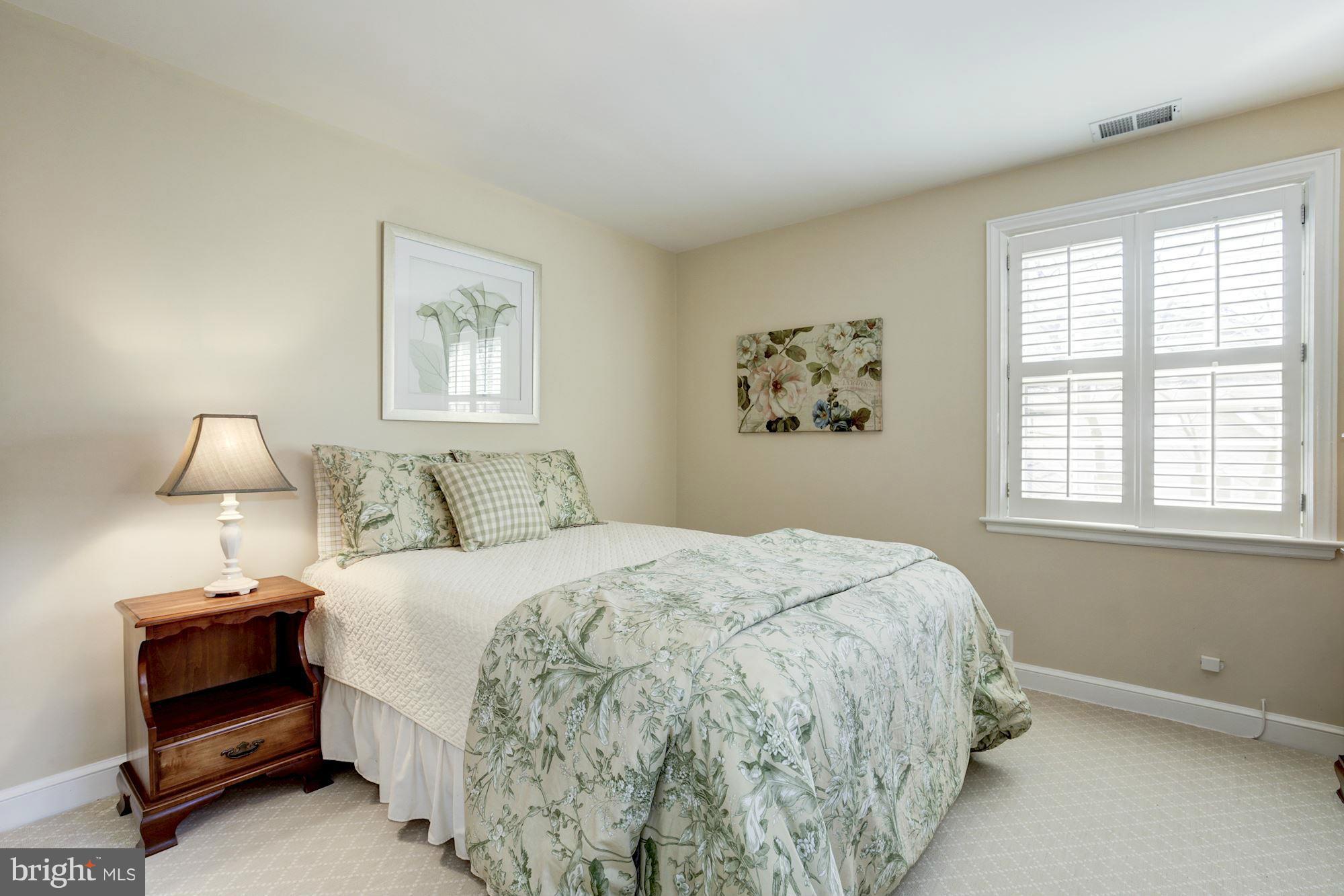 3812 Fordham Road Northwest Washington, DC 20016 - Photo 10 of 16 Interior (General)