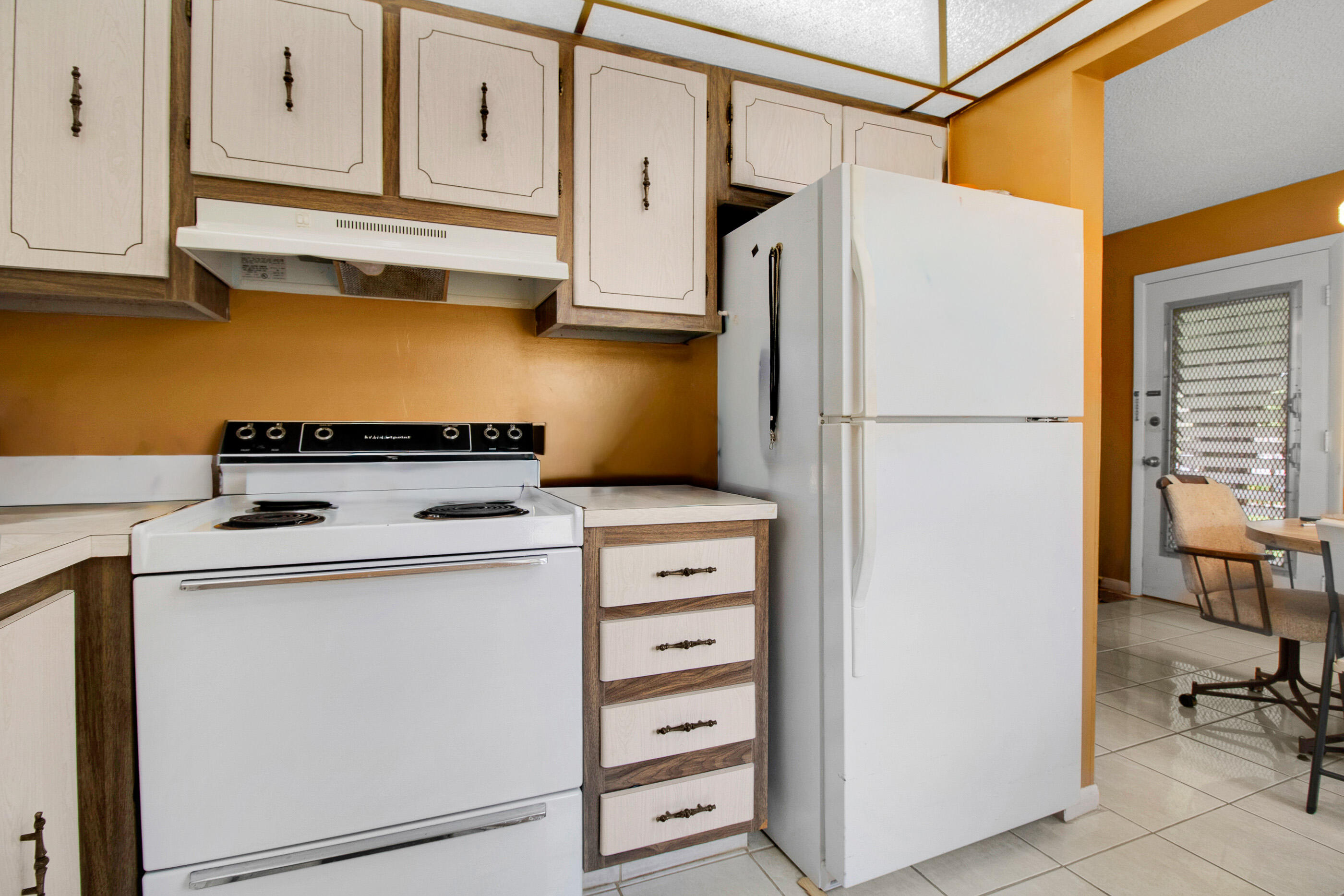 525 Capri K Delray Beach, FL 33484 - Photo 9 of 25 IMG_6200