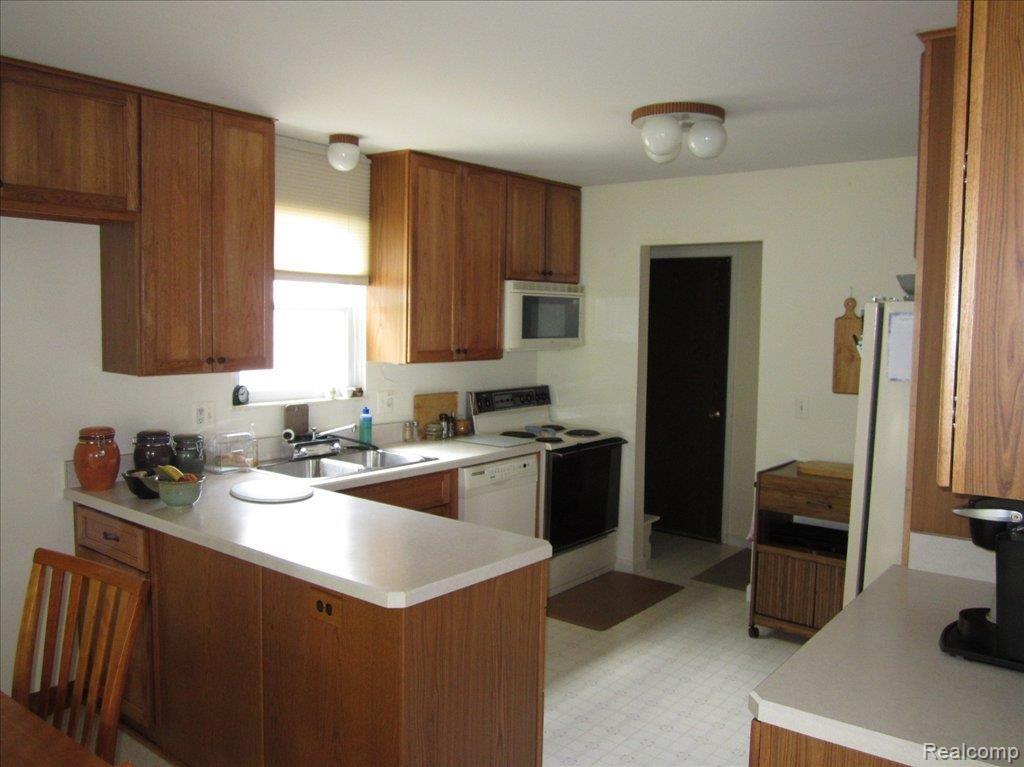 41827 Cherry Hill Road Novi, MI 48375 - Photo 2 of 15 Open Kitchen