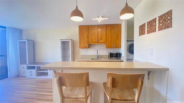$2,800 | 320 Liliʻuokalani Avenue, Unit 2204, Honolulu, HI 96815